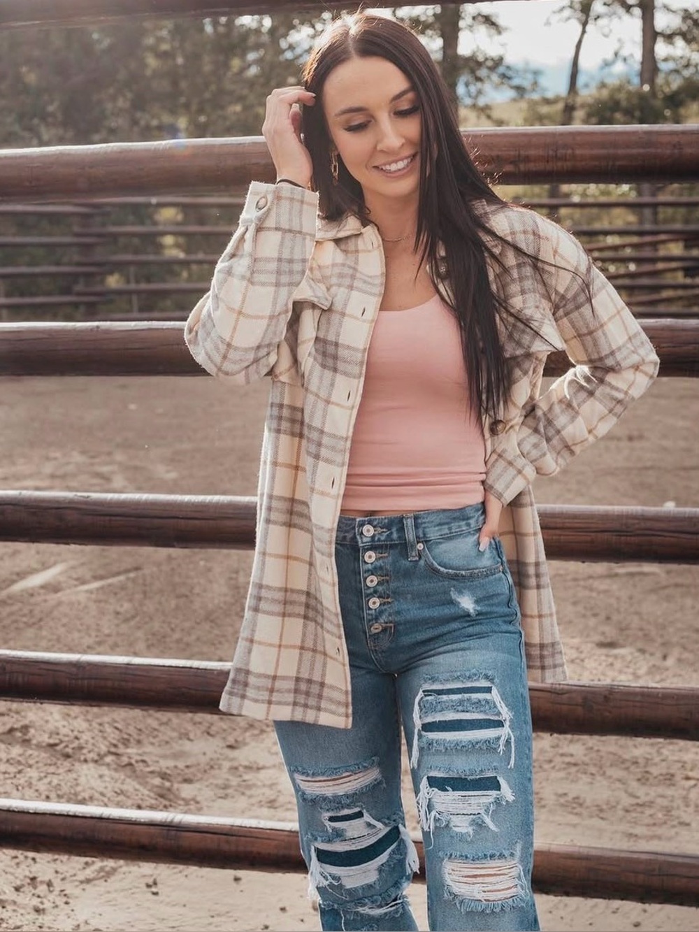 Hem & Thread Women's Cream and Gray Plaid Shacket